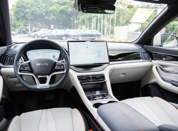 بي آي دي (BYD) مركبة مدنية هجينة سيارة 5 مقاعد 4 × 2 ناقل حركة آلي 5