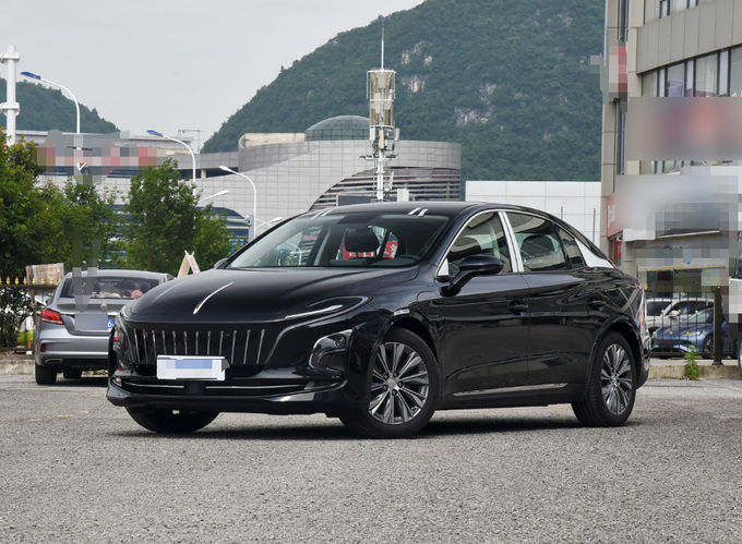 140 كيلوواط من سيارات هونغ تشي الكهربائية 5 مقاعد سيدان SUV صغير الحجم الأسود 1
