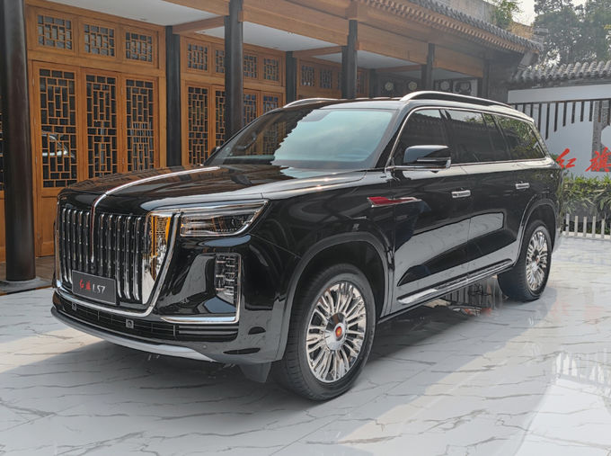 سيّارة هونغ تشي S7 الرياضيّة المفيدة 6 مقاعد 4 مقاعد SUV البنزين 0