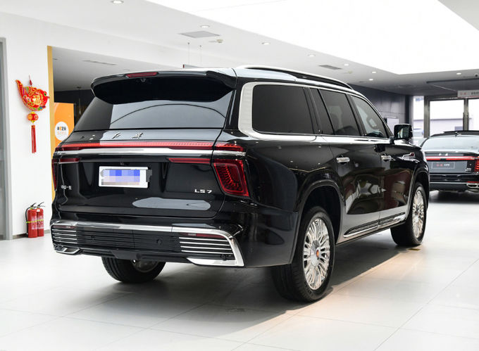 سيّارة هونغ تشي S7 الرياضيّة المفيدة 6 مقاعد 4 مقاعد SUV البنزين 4
