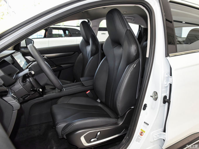 Xpeng G3 SUV سيارة كهربائية ذات 5 مقاعد ذات عجلات مزدوجة 4 × 2 بيضاء برتقالية 9