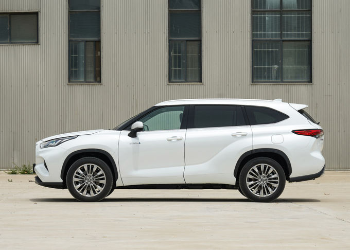 تويوتا هايلاندر SUV سيارات تعمل بالبنزين 7 مقاعد هايلاندر SUV 4