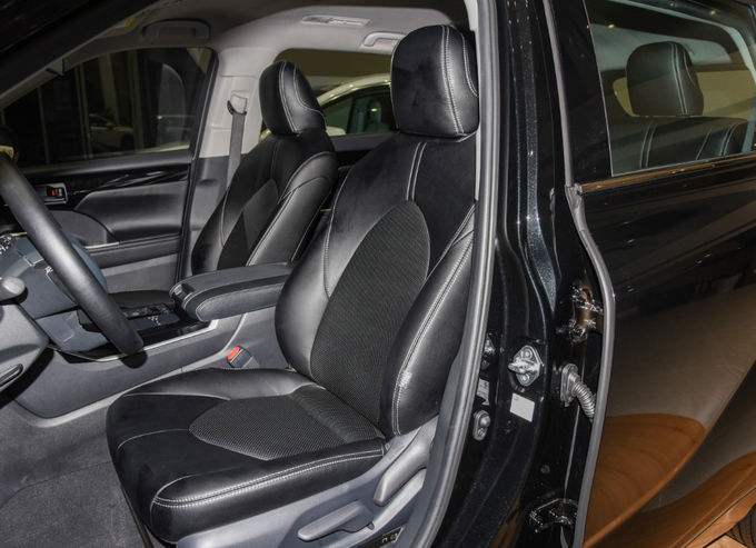 تويوتا هايلاندر SUV سيارات تعمل بالبنزين 7 مقاعد هايلاندر SUV 9
