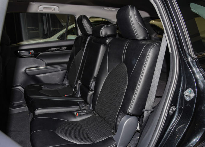 تويوتا هايلاندر SUV سيارات تعمل بالبنزين 7 مقاعد هايلاندر SUV 6