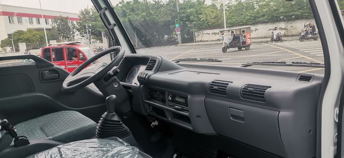 شاحنة شحن إسوزو مزدوجة الصف 5 مقاعد 2WD محرك خلفي 4 × 2 ناقل نقل ديزل يدوي 5