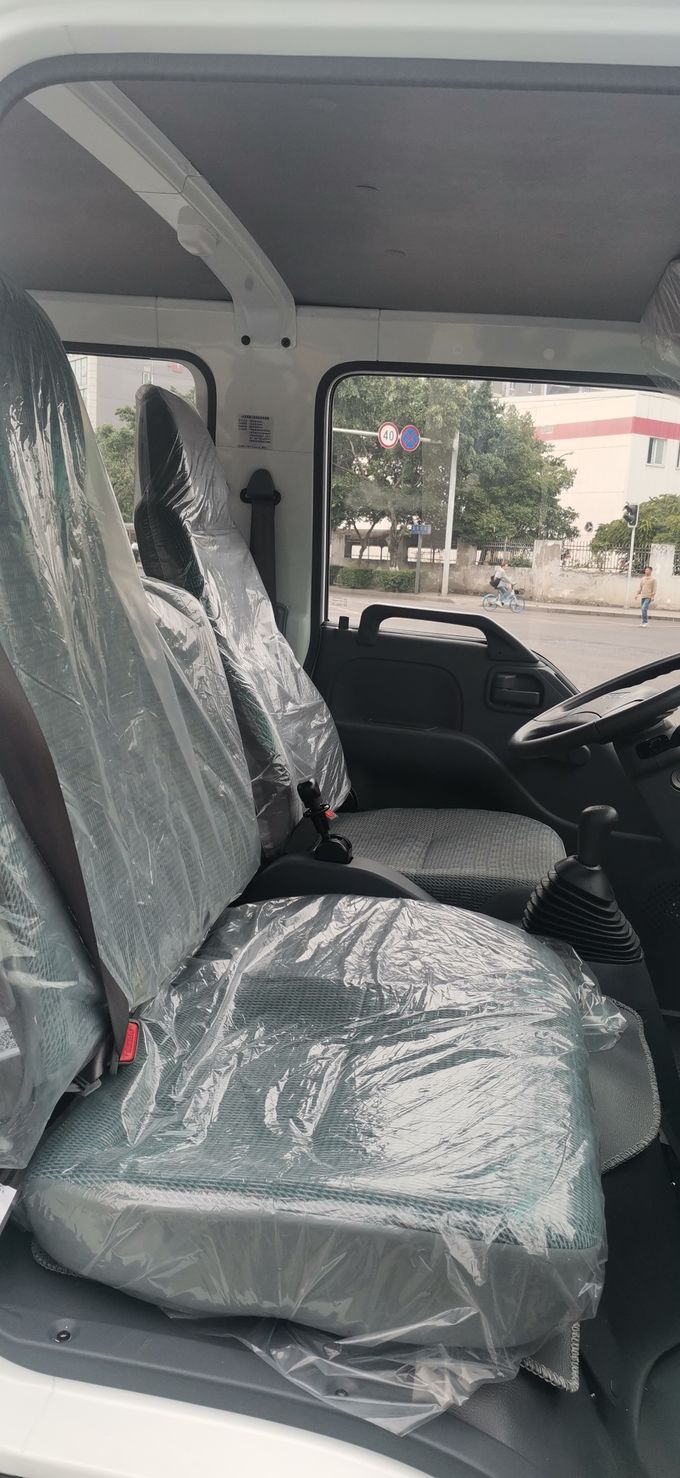 شاحنة شحن إسوزو مزدوجة الصف 5 مقاعد 2WD محرك خلفي 4 × 2 ناقل نقل ديزل يدوي 6