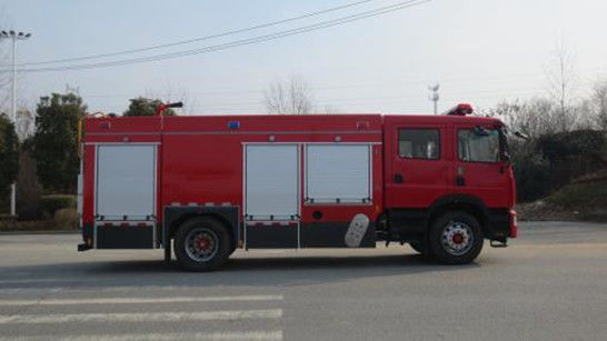 دونغفنغ 8200 لتر خزان المياه شاحنة إطفاء 2WD محرك خلفي ديزل 6 مقاعد 4 × 2 ناقل حركة يدوي 1